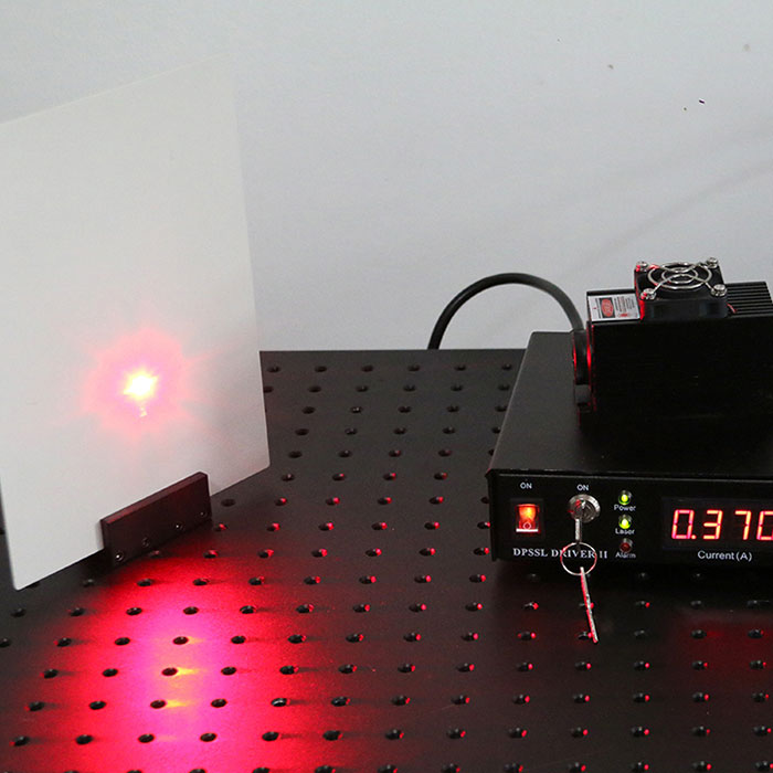 632.8nm±0.1nm 100mW 半導体レーザー 赤いレーザービーム